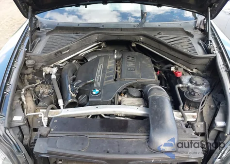 2013 BMW X5 xDrive35I/xDrive35I Premium/xDrive35I Sport Activity z USA, uszkodzony, nr VIN 5UXZV4C58D0G54145